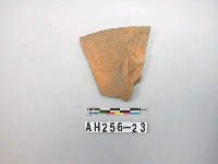 藏品(紅色細砂陶口緣殘件)的圖片